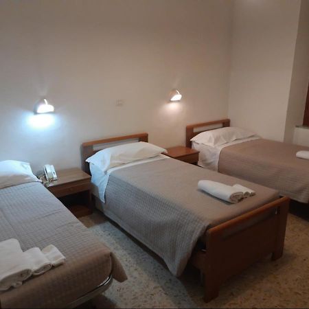 Albergo Italia Анкона Экстерьер фото