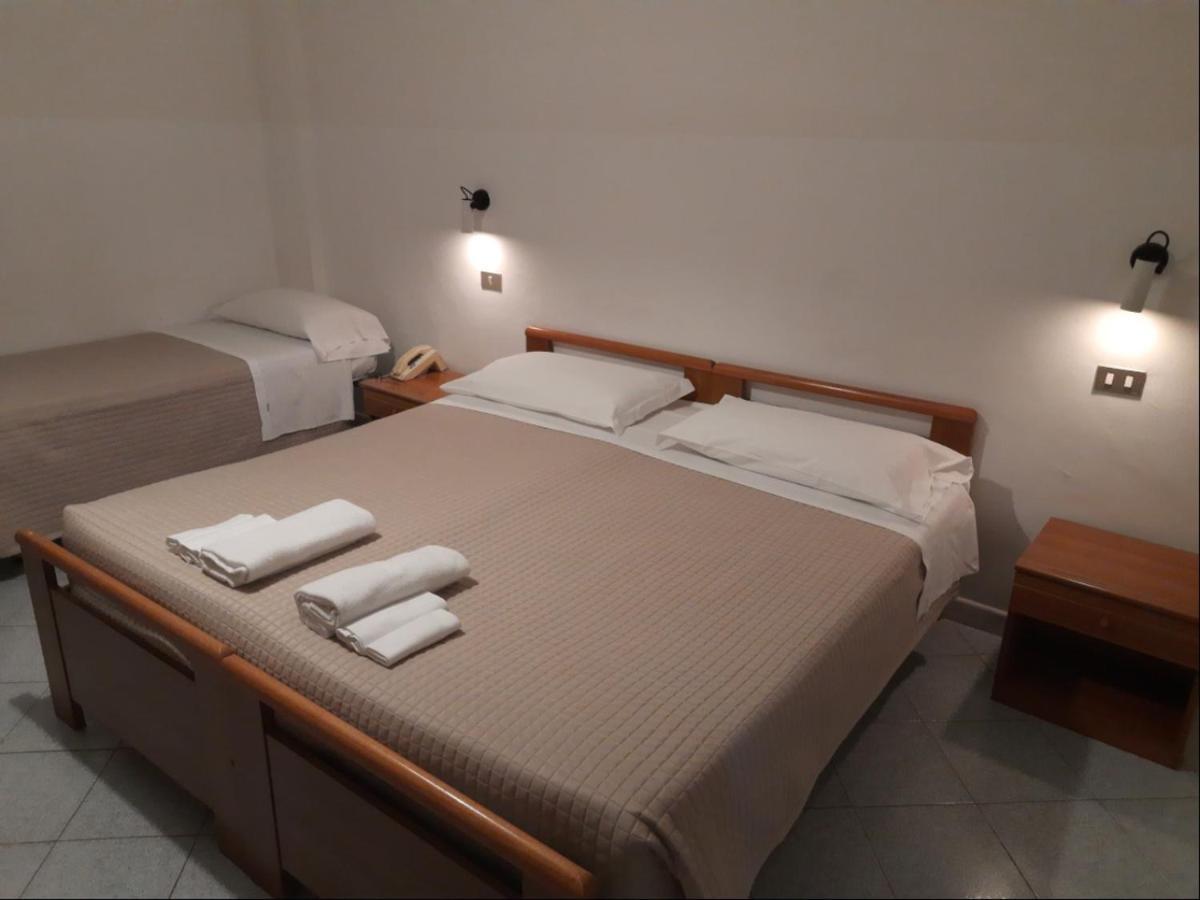Albergo Italia Анкона Экстерьер фото