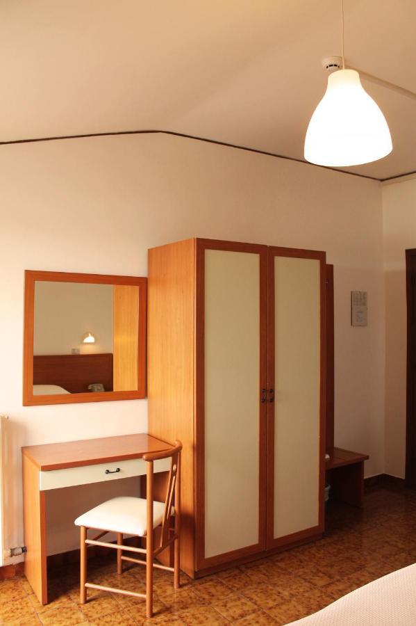 Albergo Italia Анкона Экстерьер фото