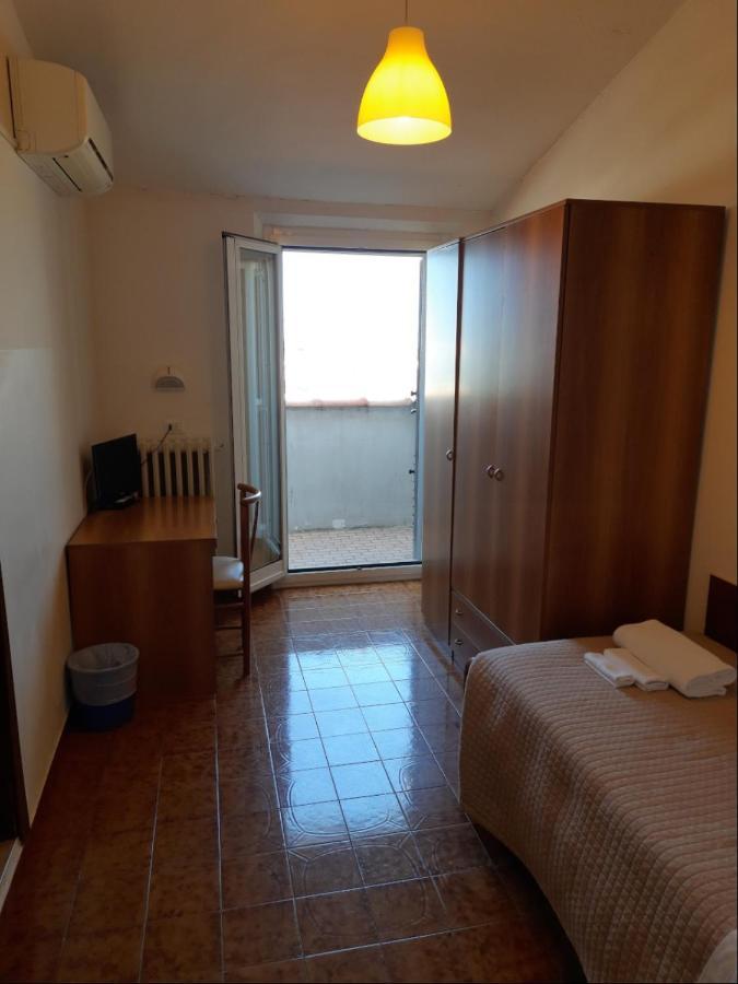 Albergo Italia Анкона Экстерьер фото
