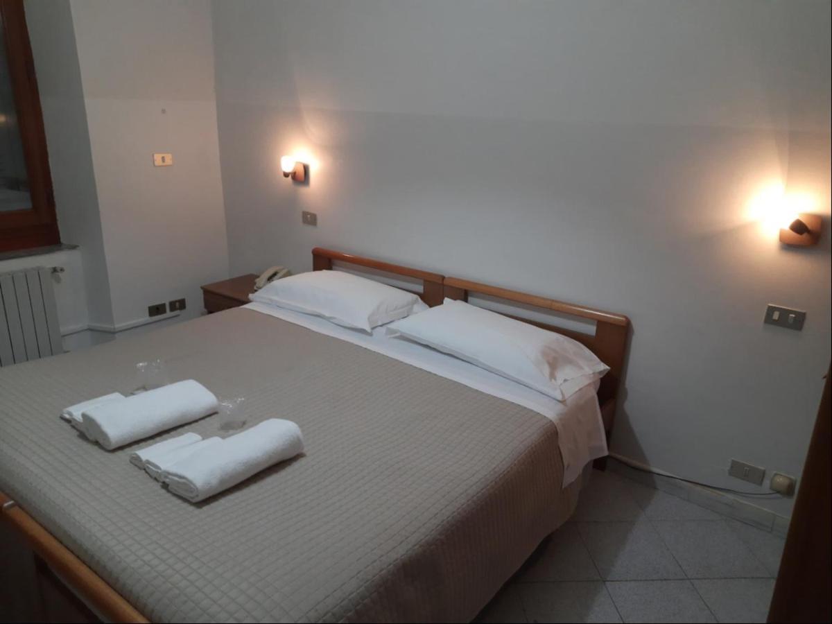 Albergo Italia Анкона Экстерьер фото