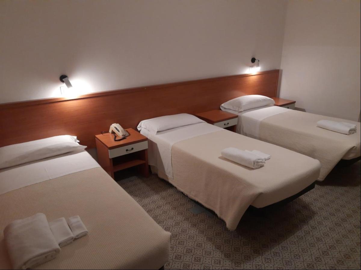 Albergo Italia Анкона Экстерьер фото