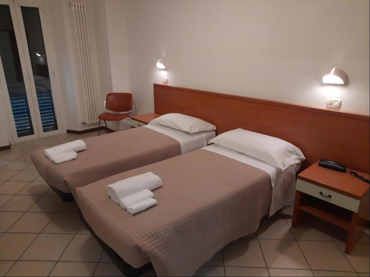 Albergo Italia Анкона Экстерьер фото