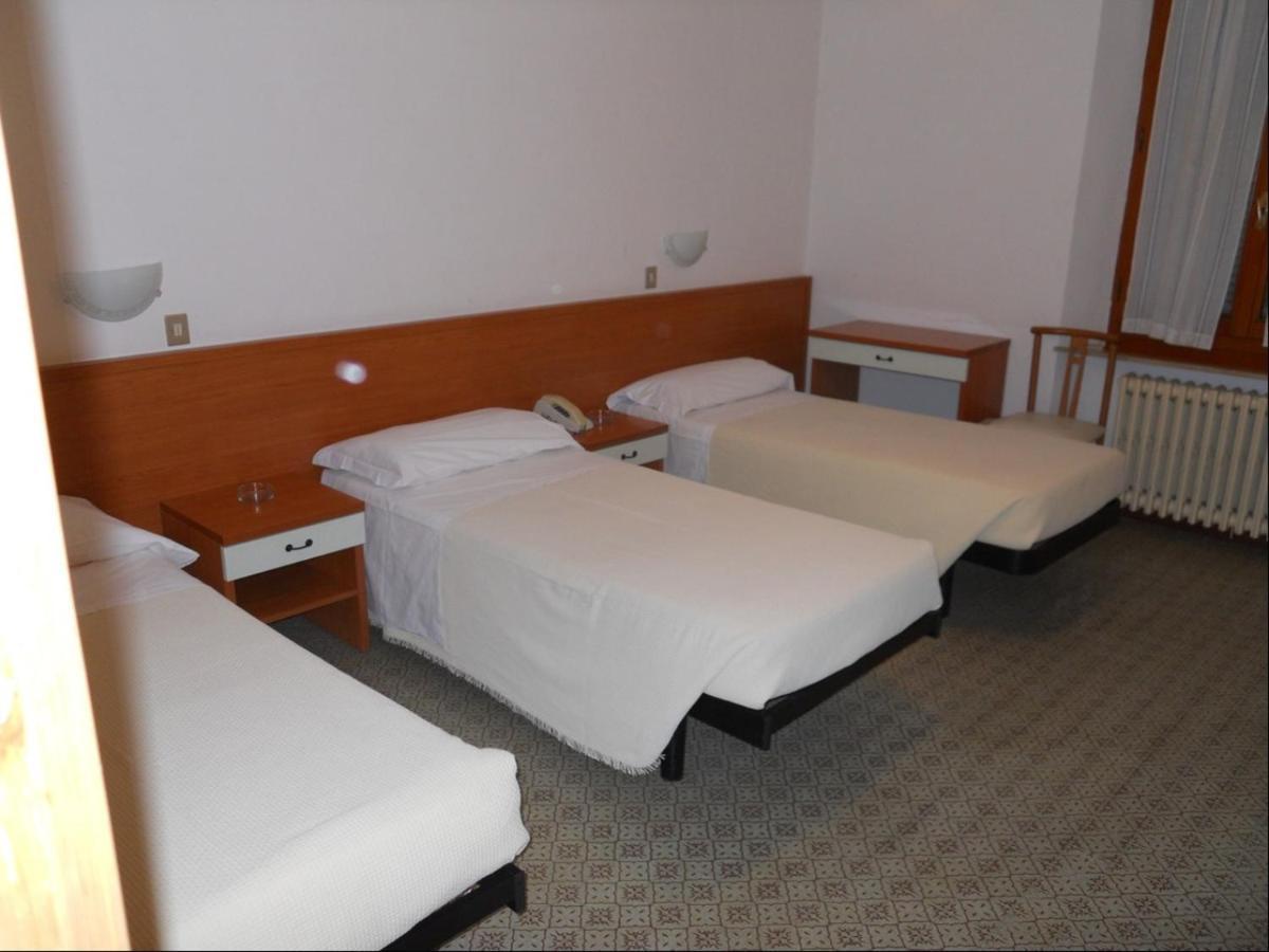 Albergo Italia Анкона Экстерьер фото