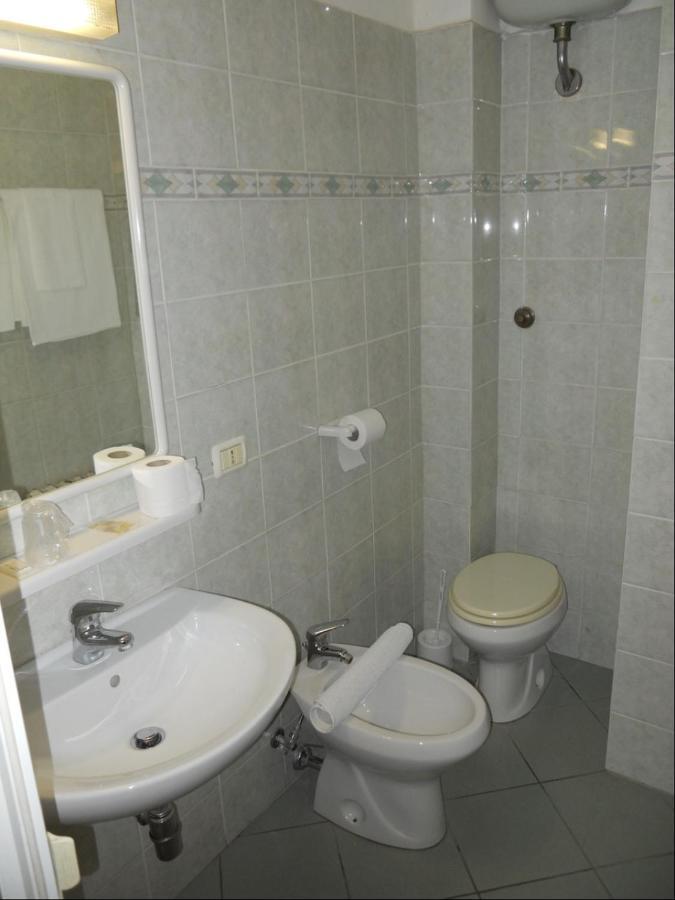 Albergo Italia Анкона Экстерьер фото