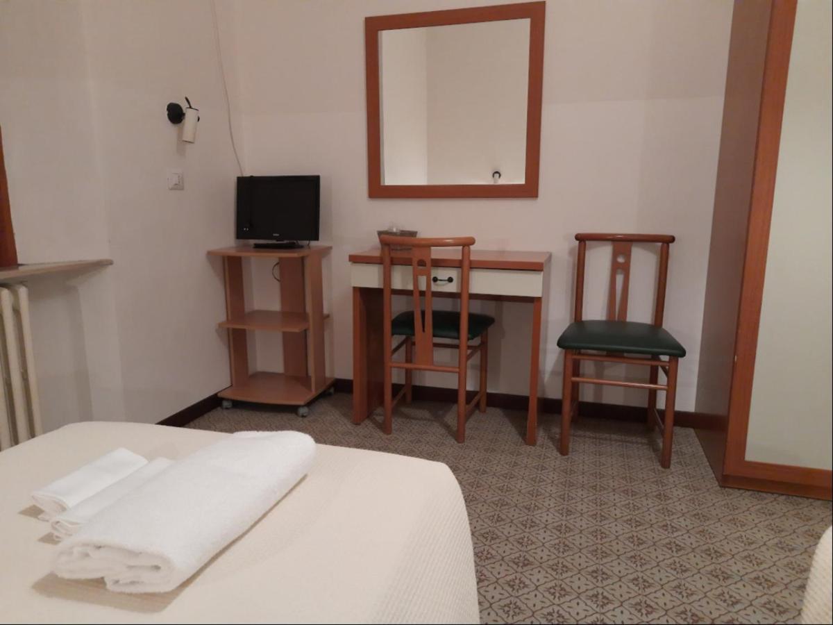 Albergo Italia Анкона Экстерьер фото
